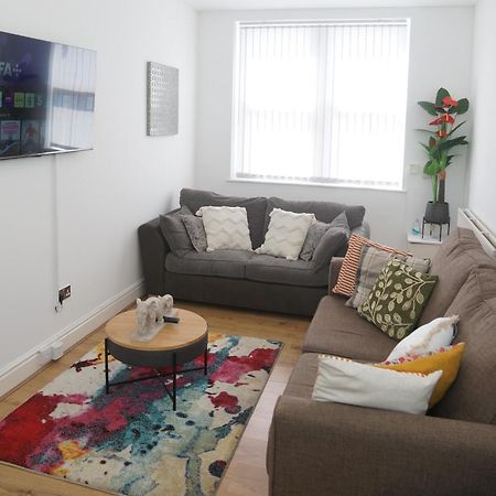 Affordably Elegant Apartments Close To Coop Live, Etihad Stadium And Manchester City Centre Exterior photo