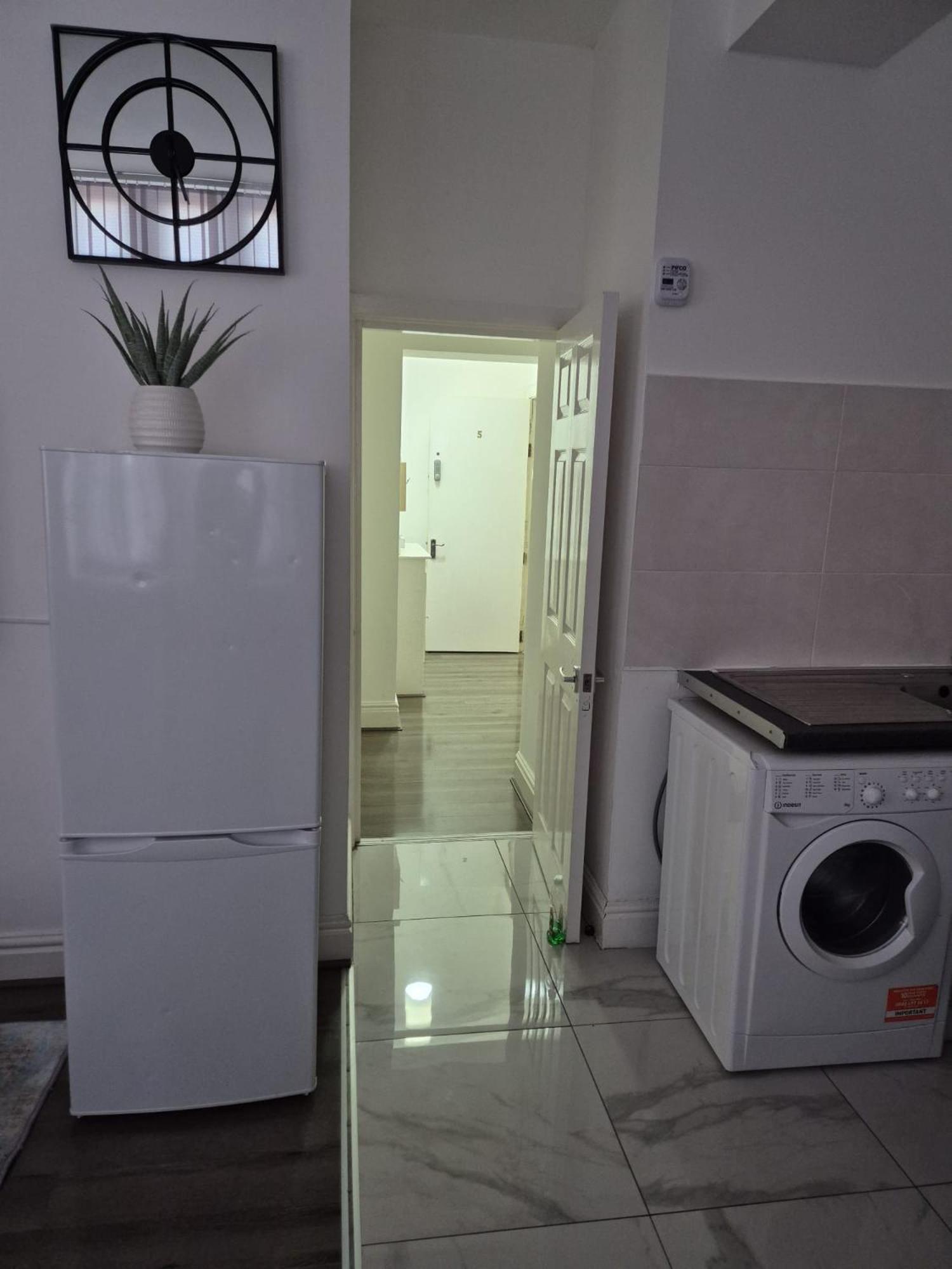 Affordably Elegant Apartments Close To Coop Live, Etihad Stadium And Manchester City Centre Exterior photo